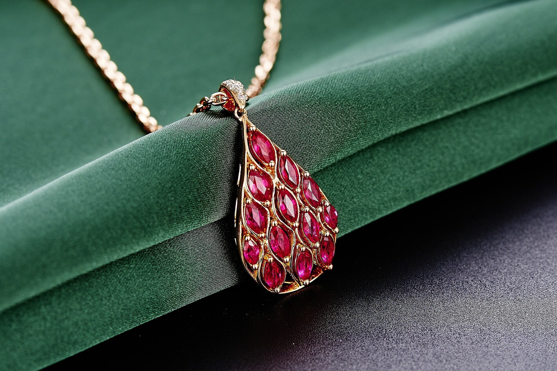 jewellery necklace